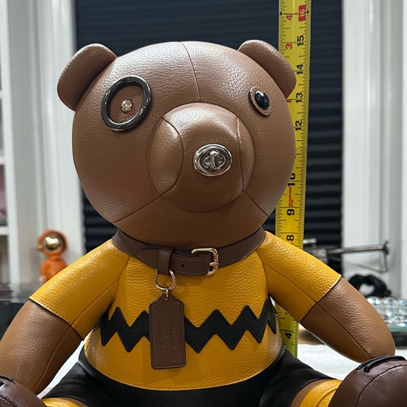 Coach x Peanuts Collab-Large CHARLIE BROWN Character-Limited Edition ULTRA-RARE! - Picture 3 of 15
